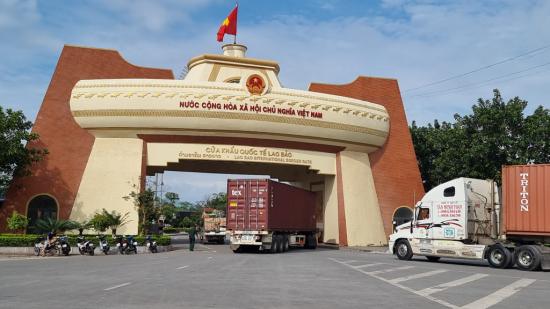 [TIN TỨC] – Hoạt động giao thương tại cửa khẩu Việt - Lào được khôi phục hoàn toàn